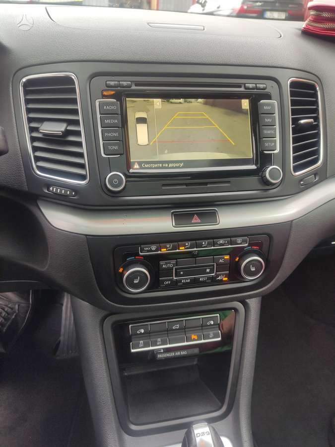 Volkswagen Sharan 2012 — photo 8