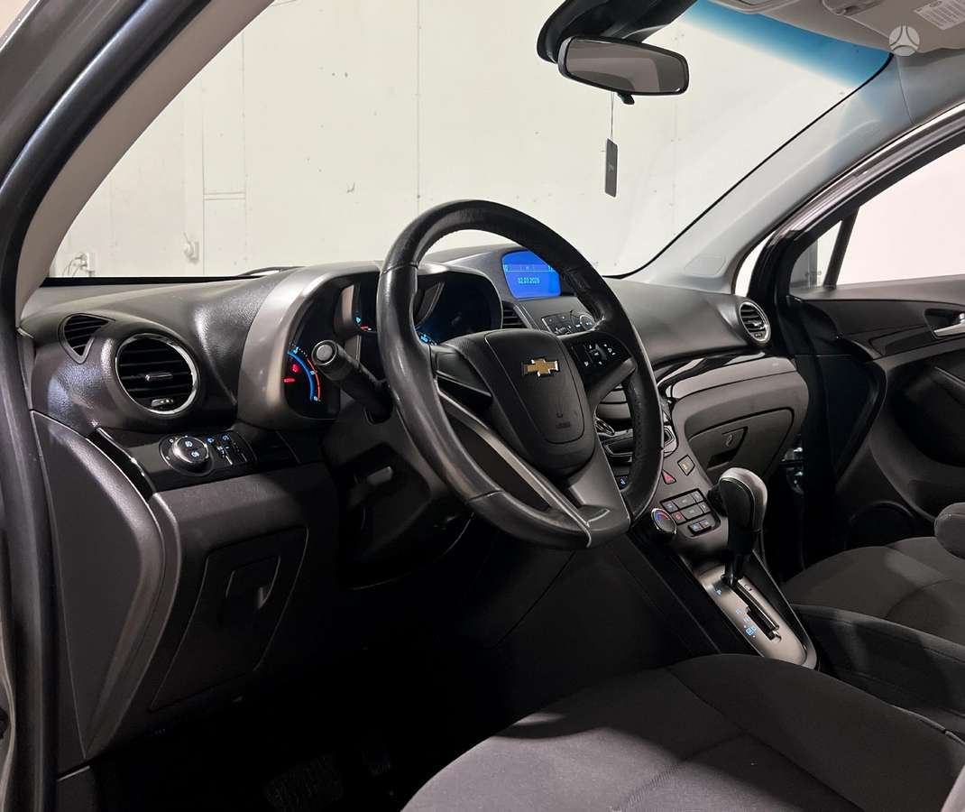 Chevrolet Orlando 2012 — rear view