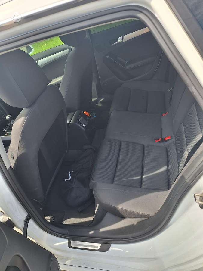 Audi A4 2008 — photo 9
