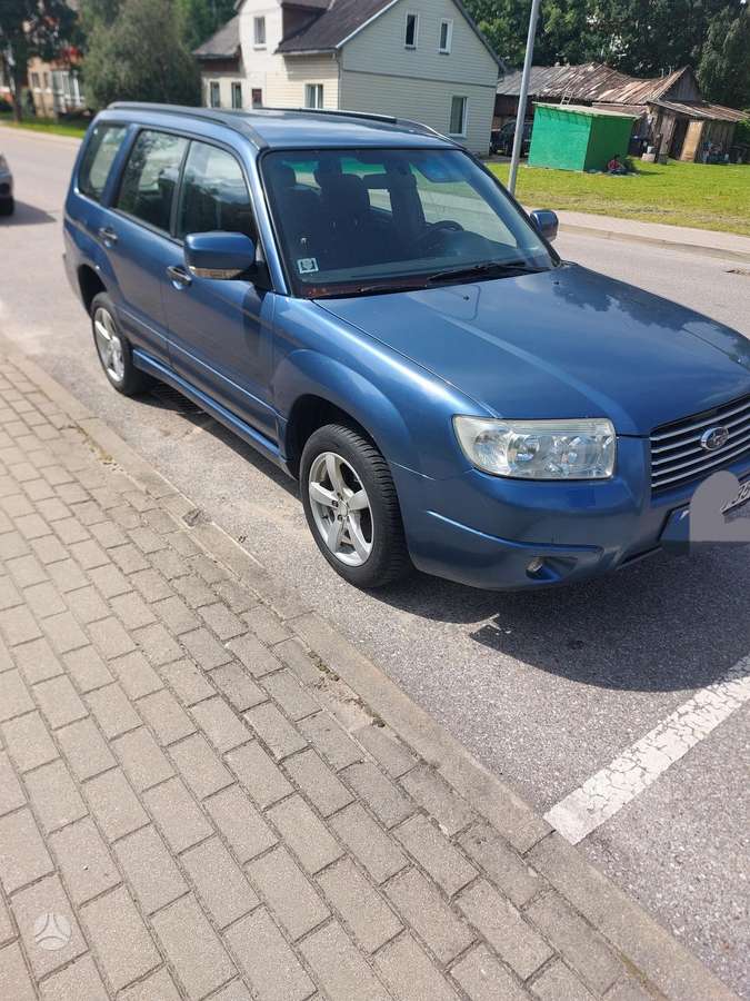 Subaru Forester 2007 — rear view