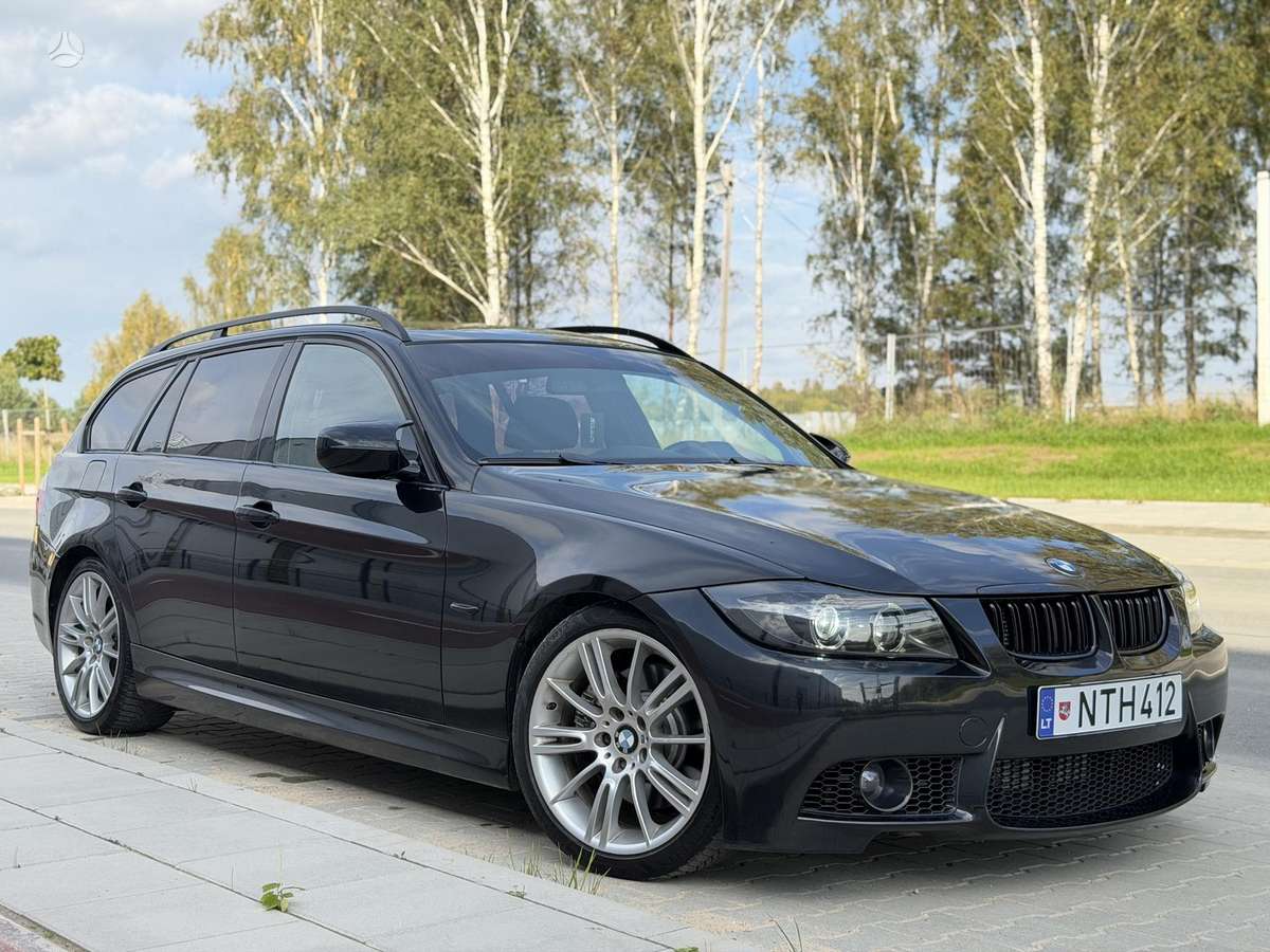 BMW 330 2006 — салон