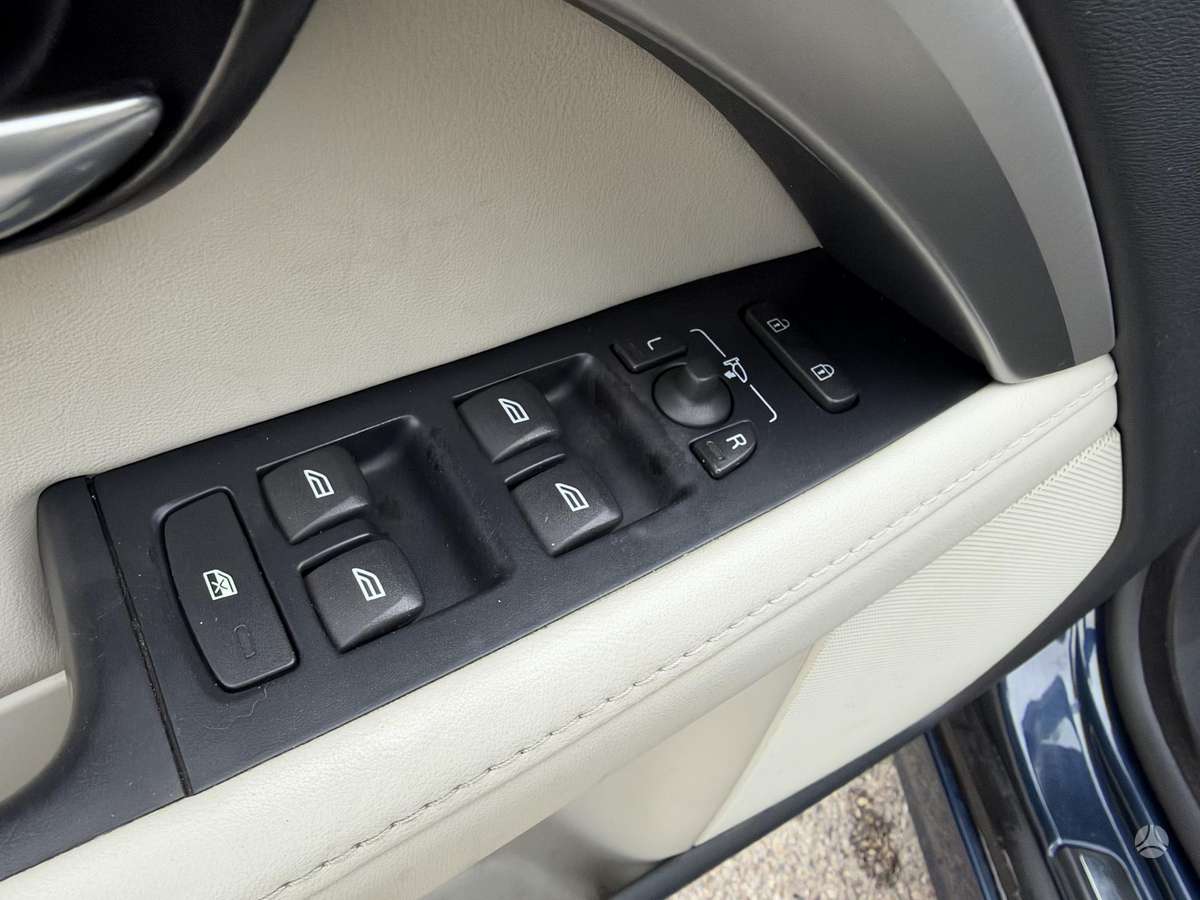 Volvo V70 2012 — photo 15