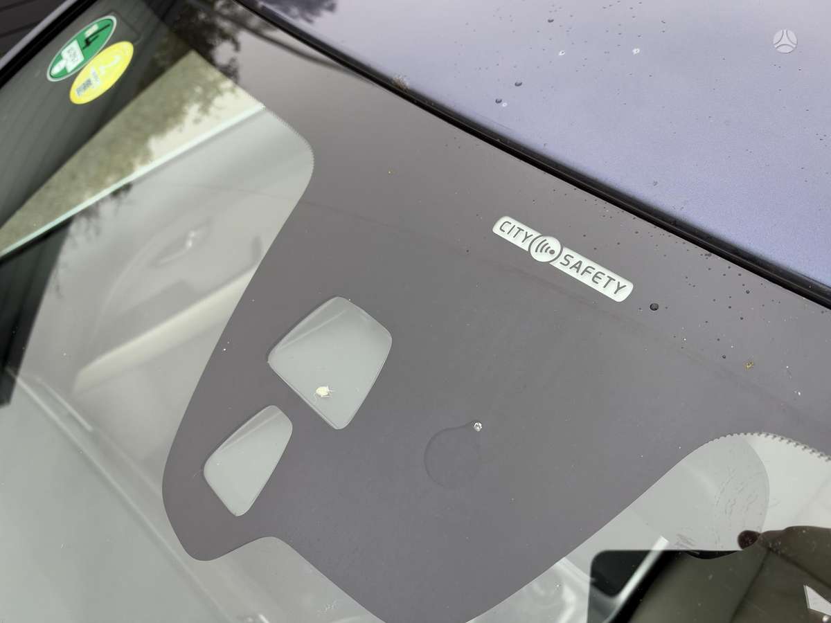 Volvo V70 2012 — photo 19
