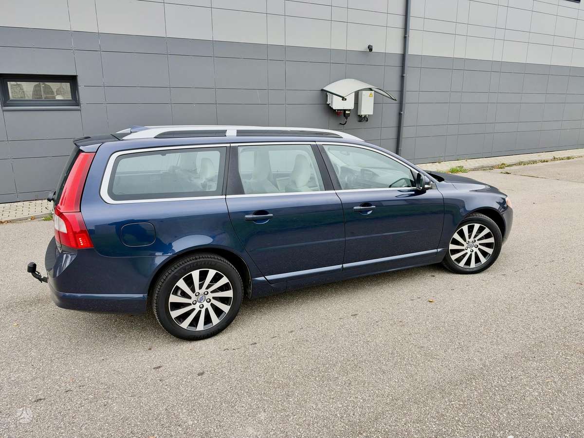Volvo V70 2012 — photo 6