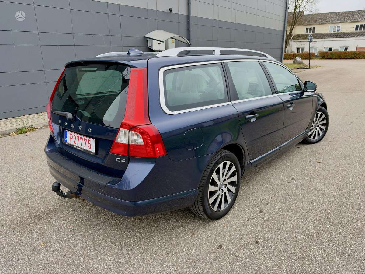 Volvo V70 2012 — photo 7