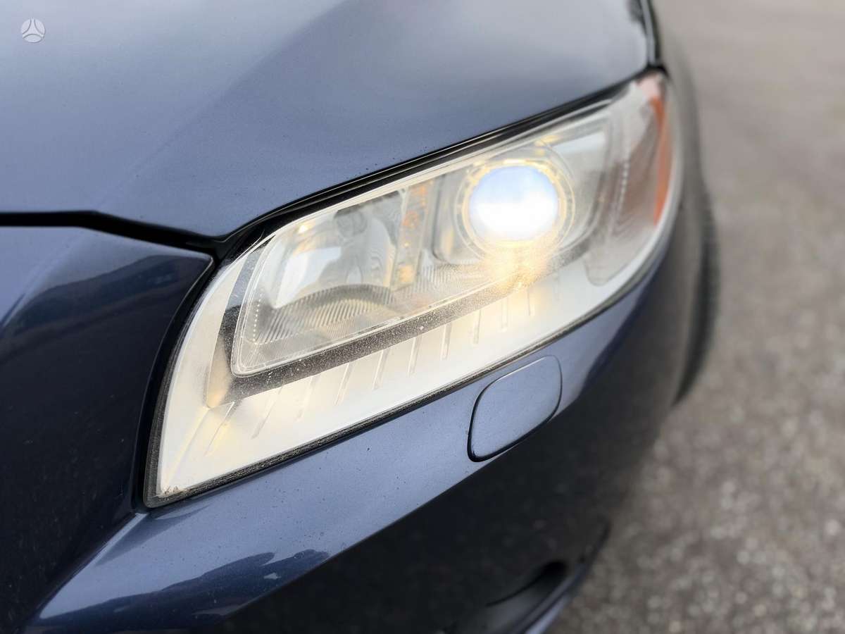 Volvo V70 2012 — photo 8