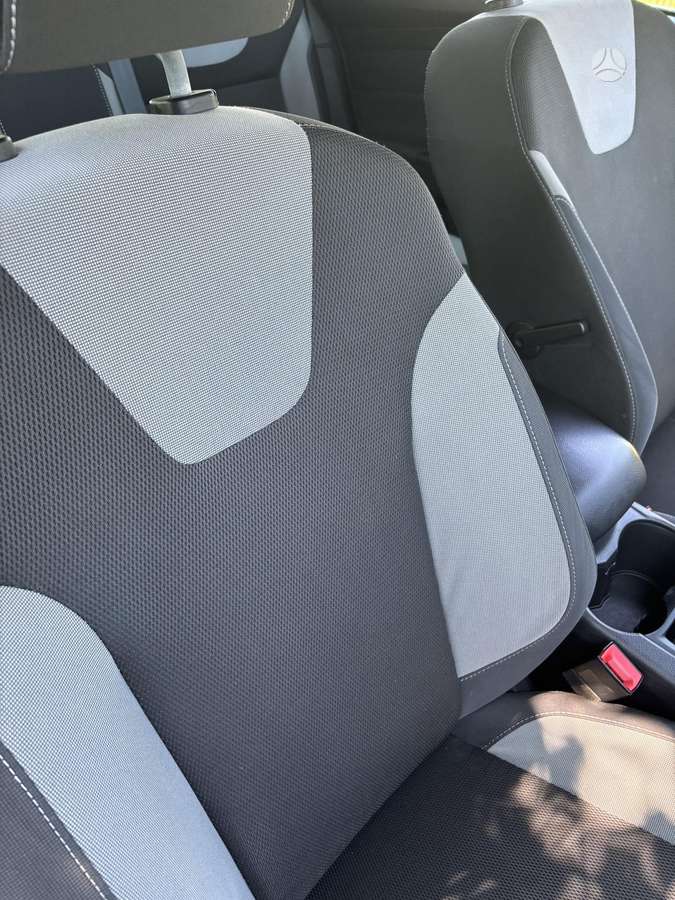 Ford Focus 2012 — photo 21