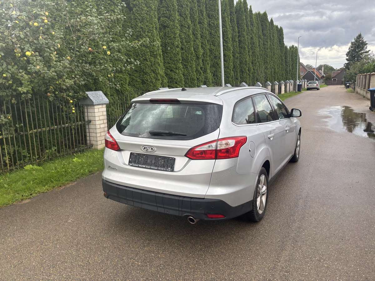 Ford Focus 2012 — photo 6