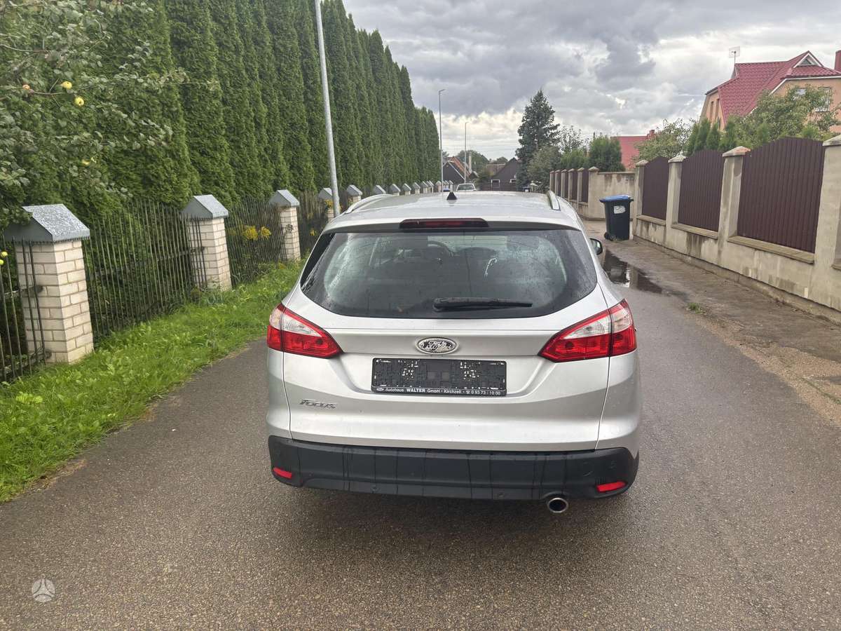 Ford Focus 2012 — photo 7