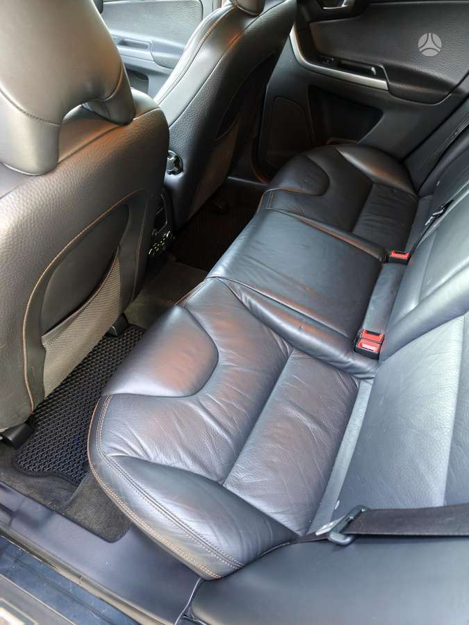 Volvo XC60 2009 — photo 10