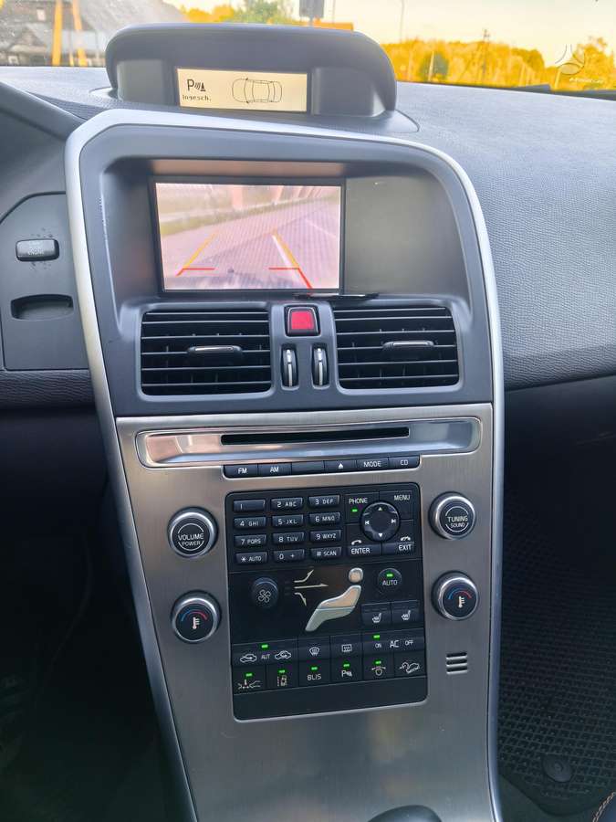 Volvo XC60 2009 — photo 13