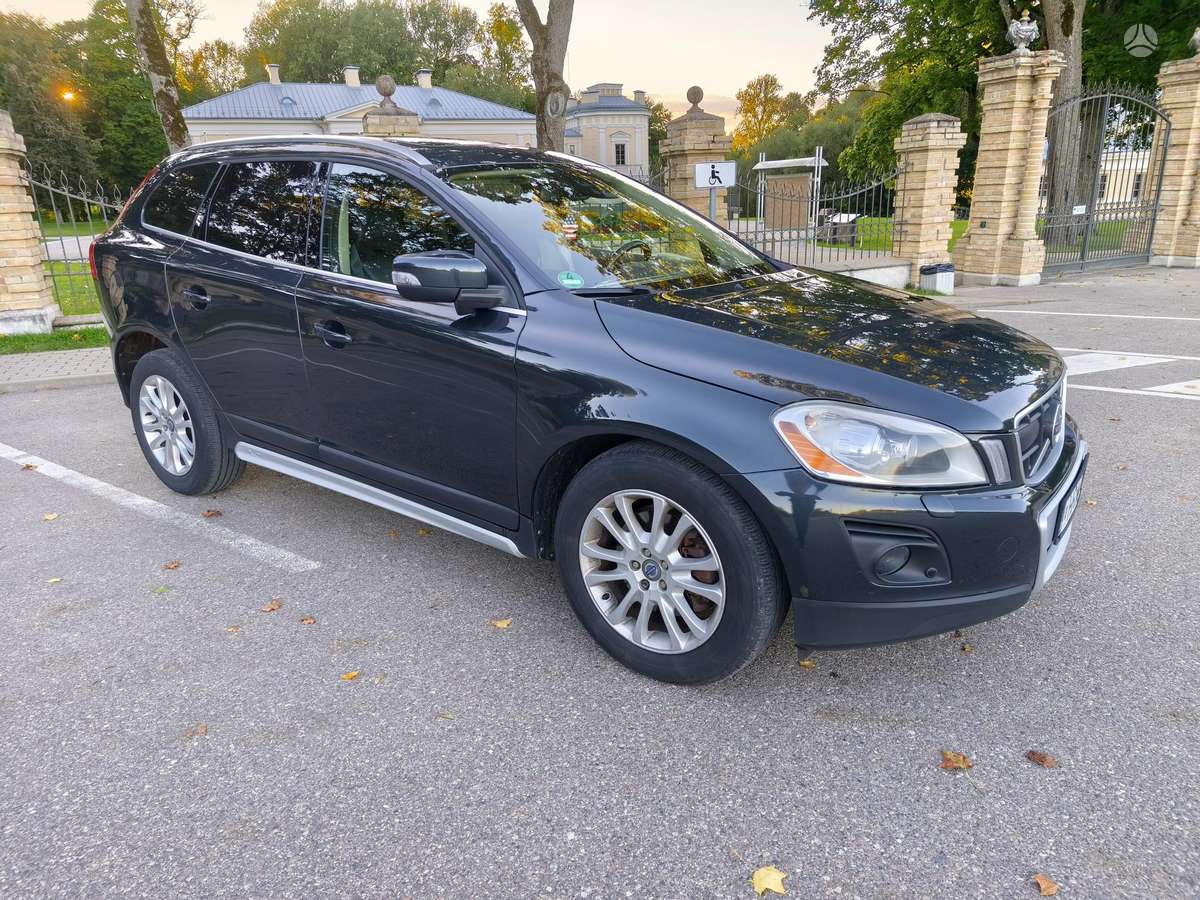 Volvo XC60 2009 — rear view