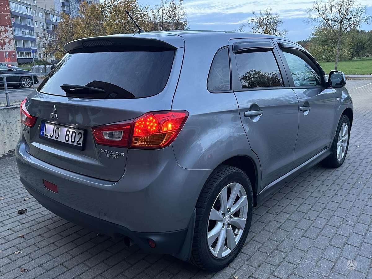 Mitsubishi ASX 2015 — rear view