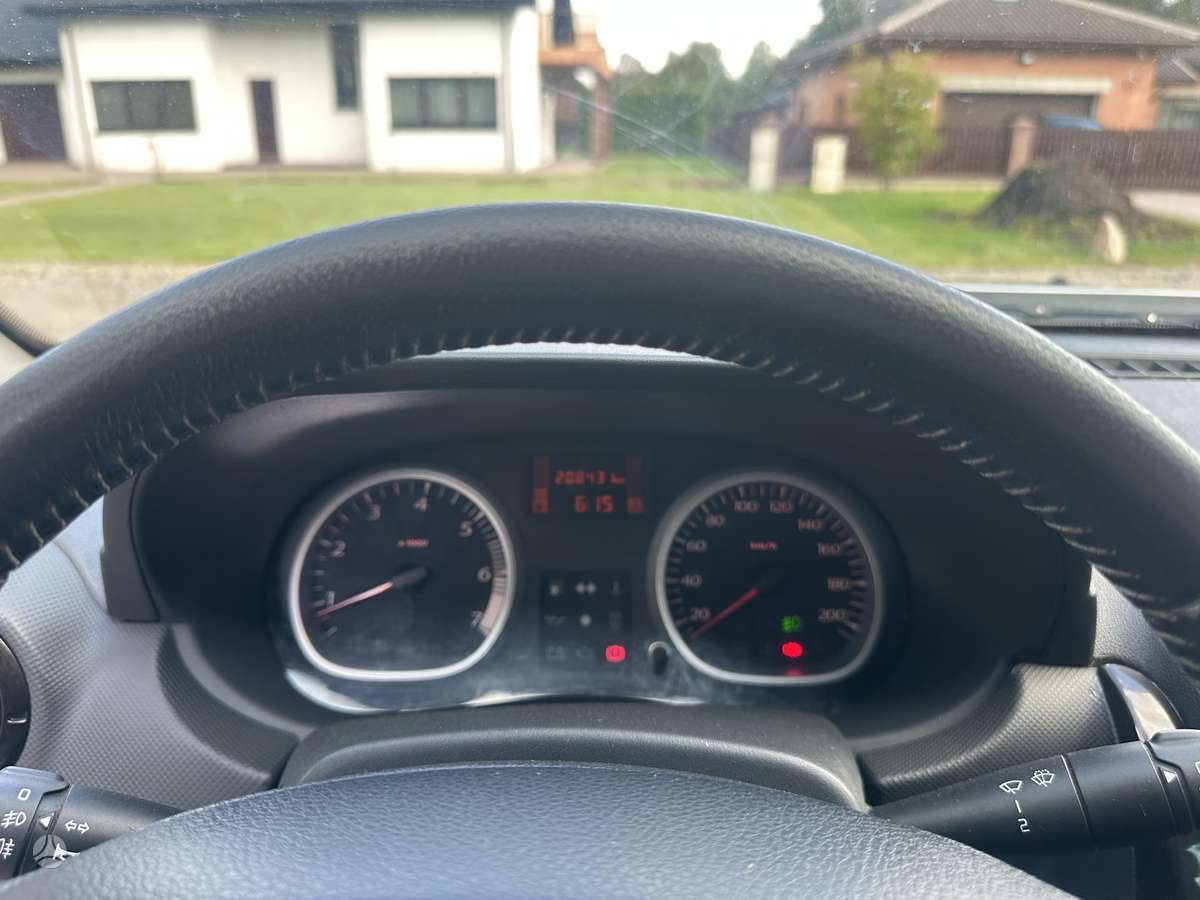 Dacia Duster 2012 — photo 17
