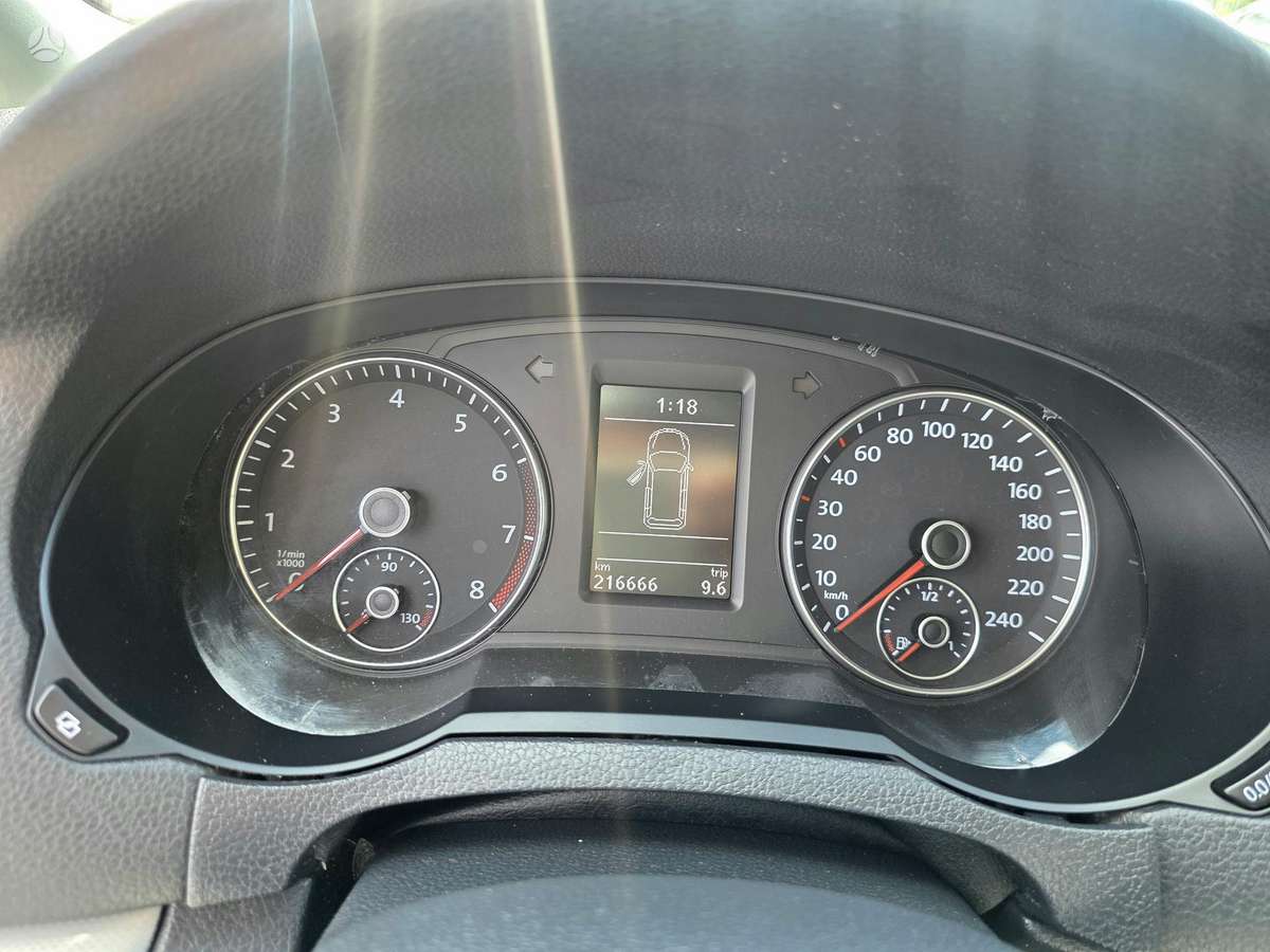 Volkswagen Sharan 2011 — photo 14