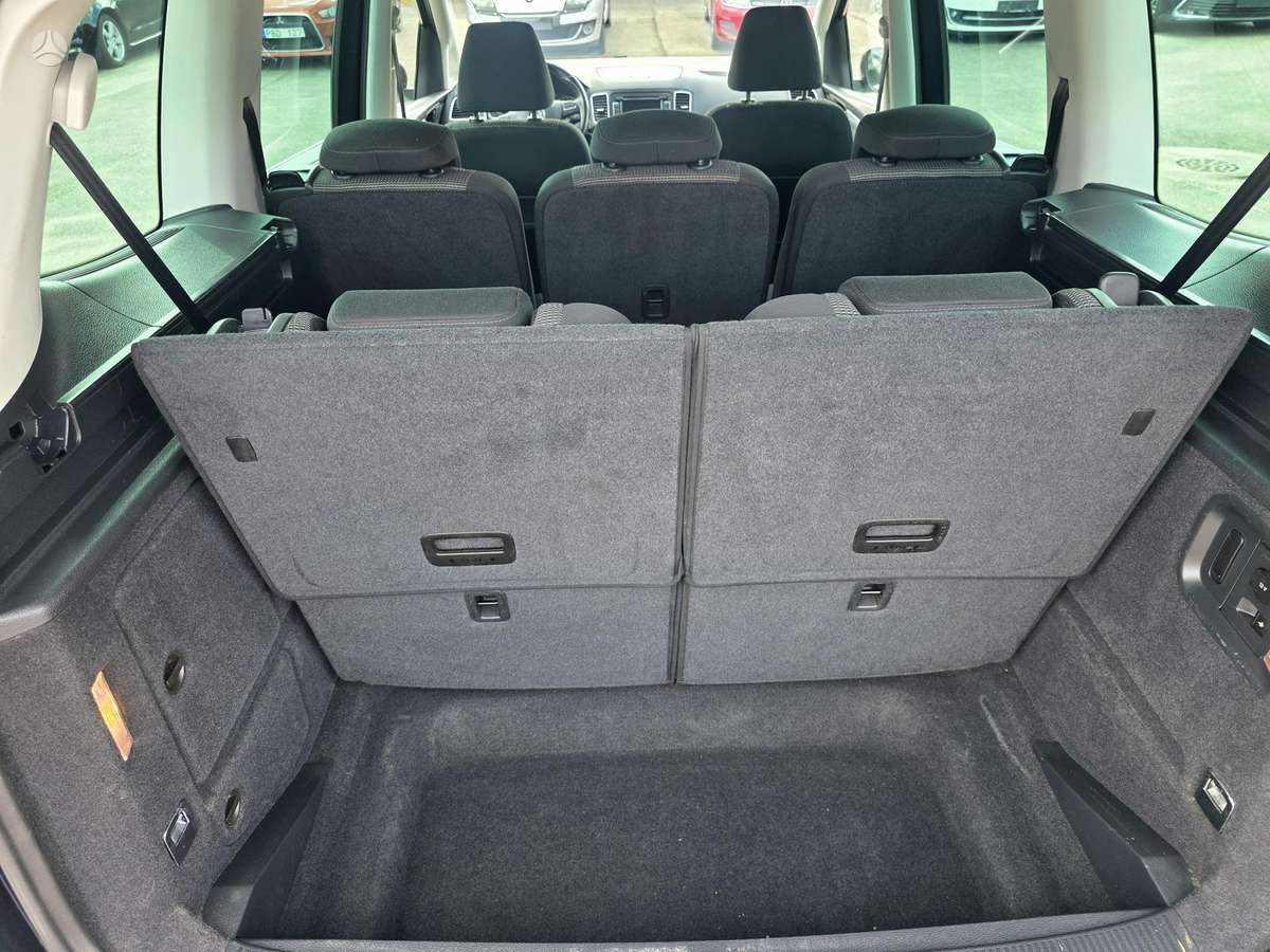 Volkswagen Sharan 2011 — photo 18