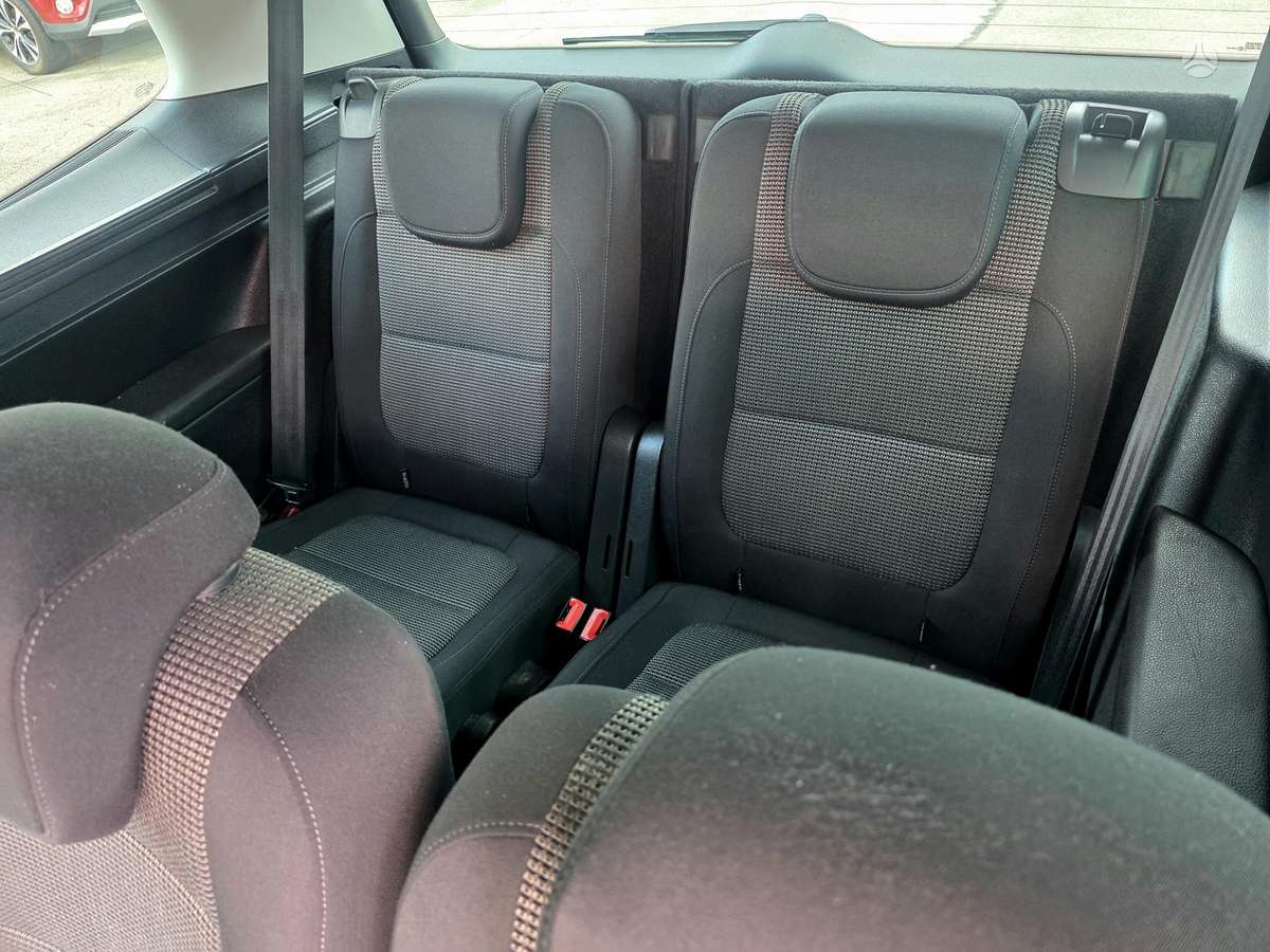 Volkswagen Sharan 2011 — photo 9