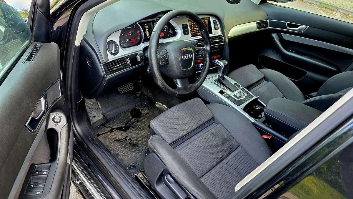 Audi A6 2011 — photo 18