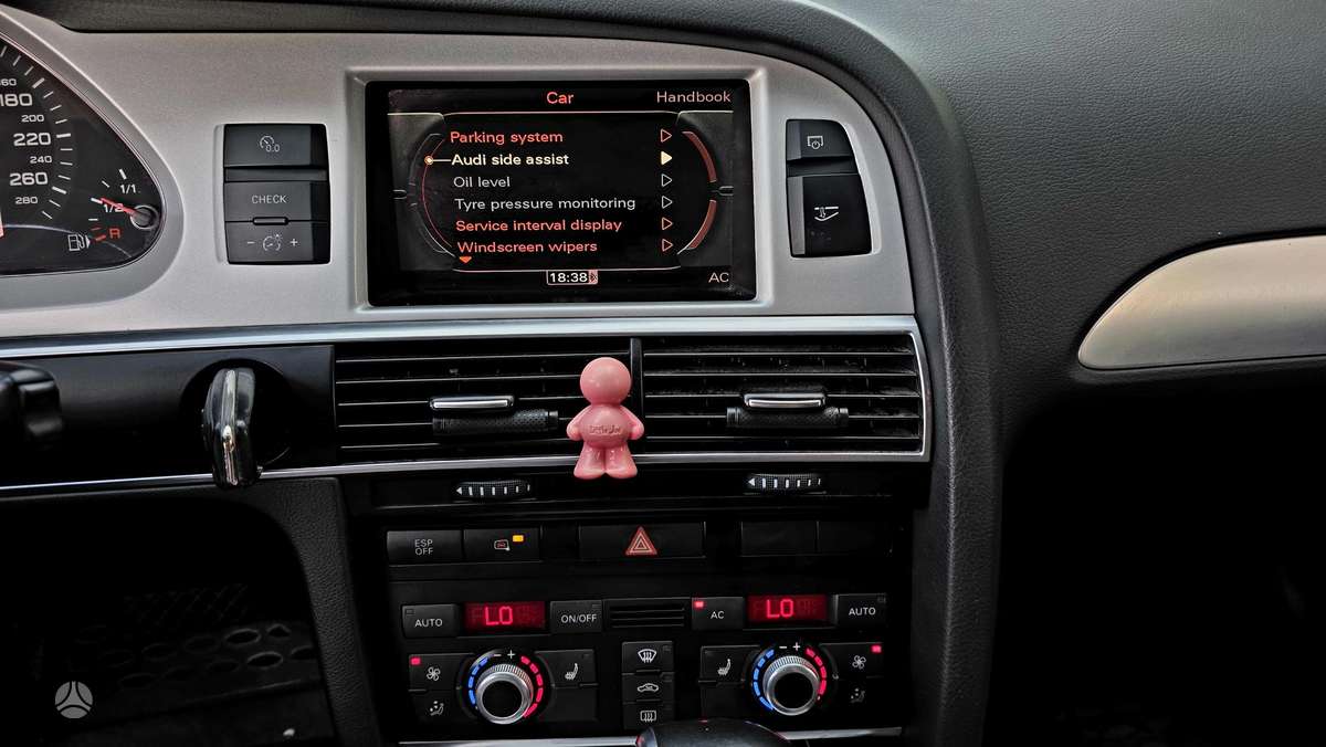 Audi A6 2011 — photo 23