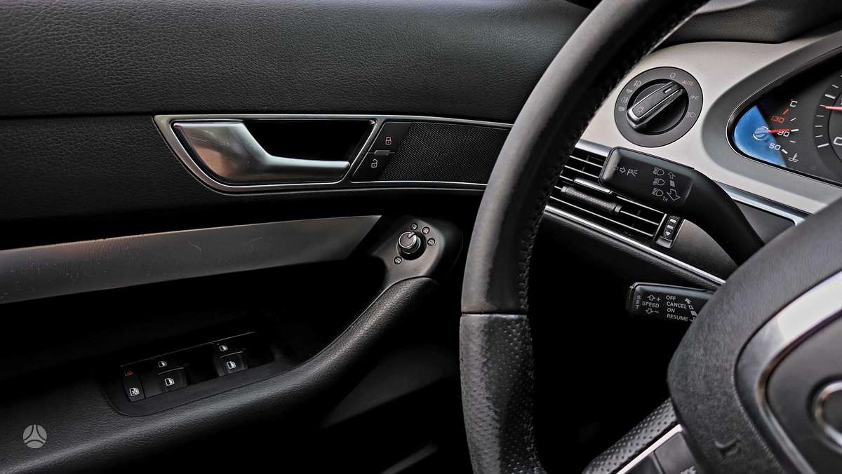 Audi A6 2011 — photo 27