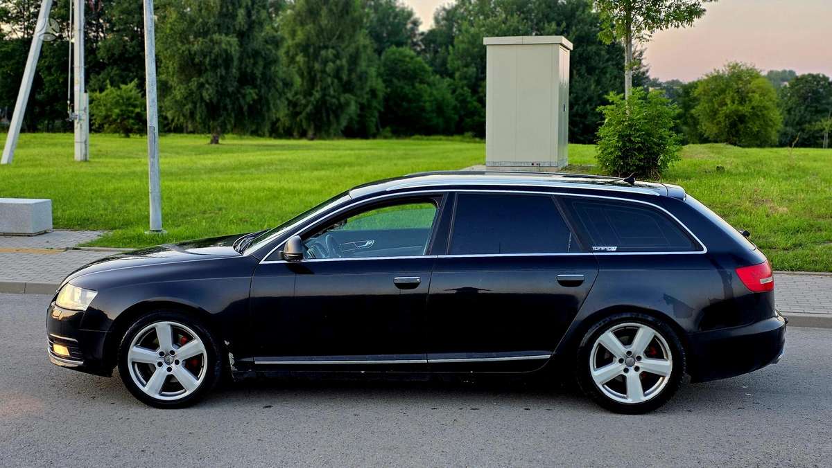 Audi A6 2011 — interior