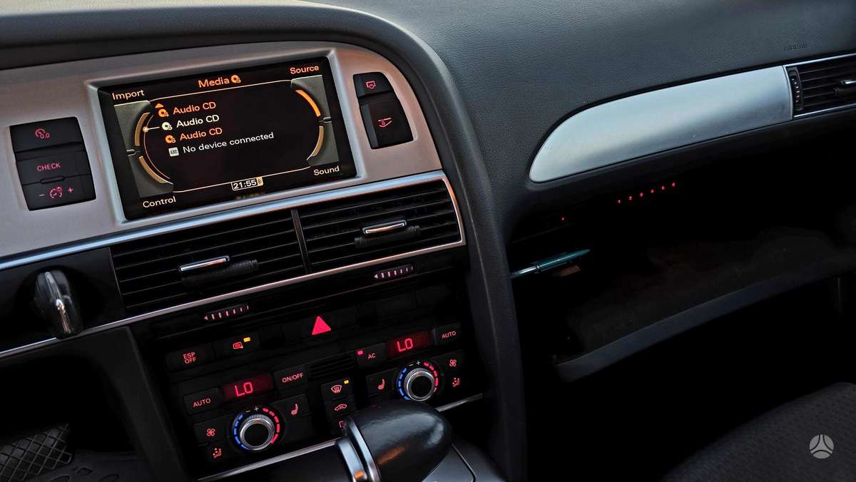 Audi A6 2011 — photo 34