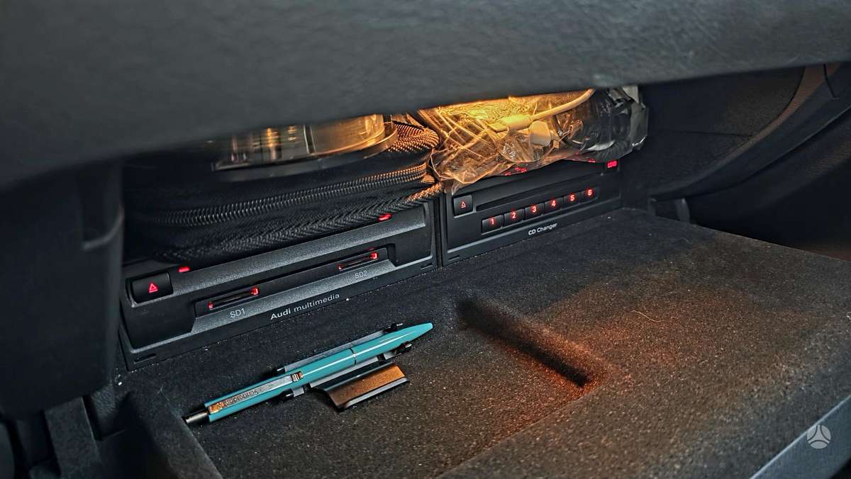 Audi A6 2011 — photo 35