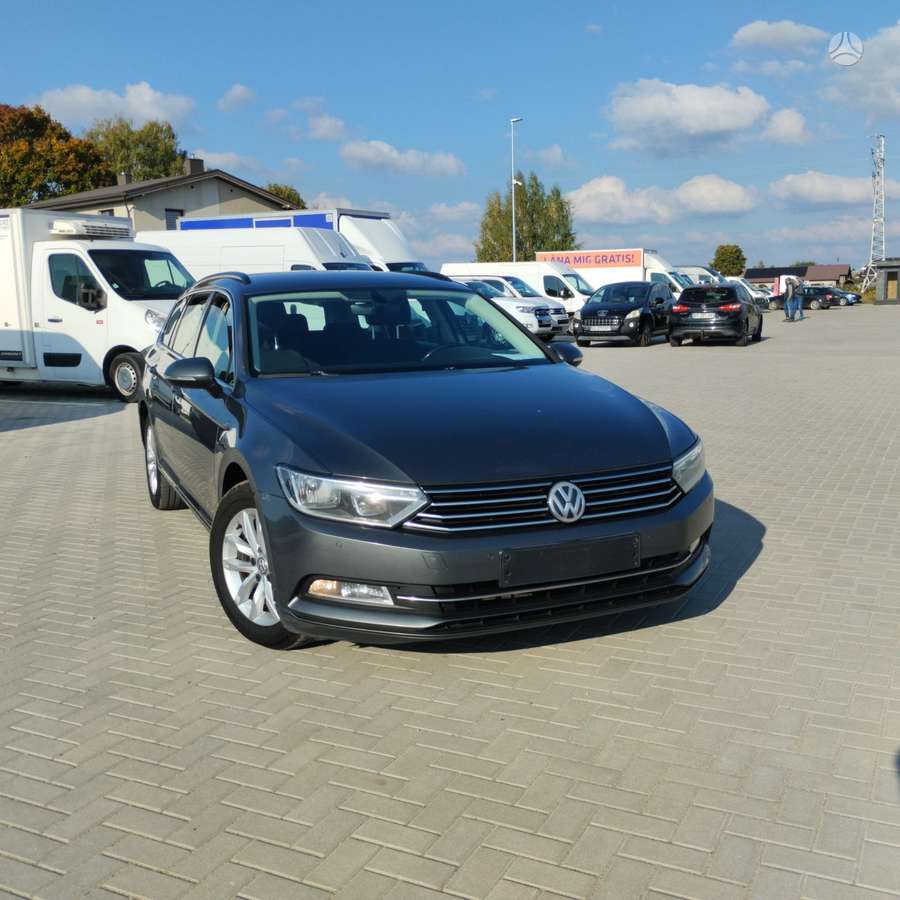 Volkswagen Passat 2015 — вигляд ззаду