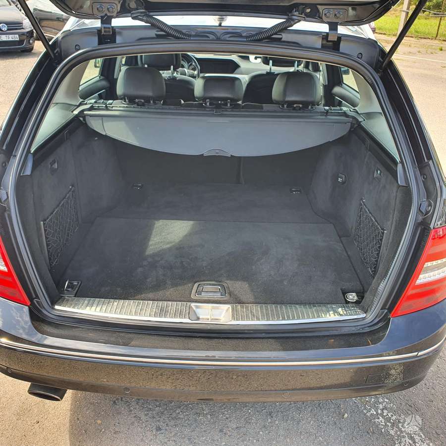 Mercedes-Benz C220 2013 — photo 13