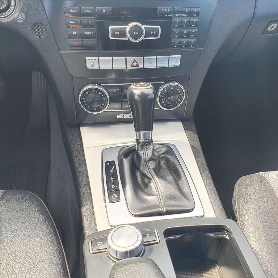Mercedes-Benz C220 2013 — photo 16