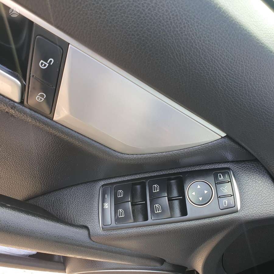 Mercedes-Benz C220 2013 — photo 17