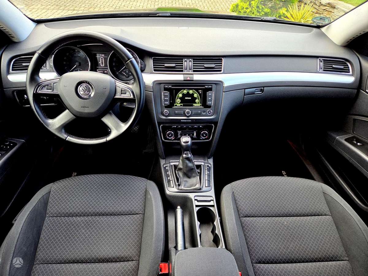Skoda Superb 2014 — photo 16