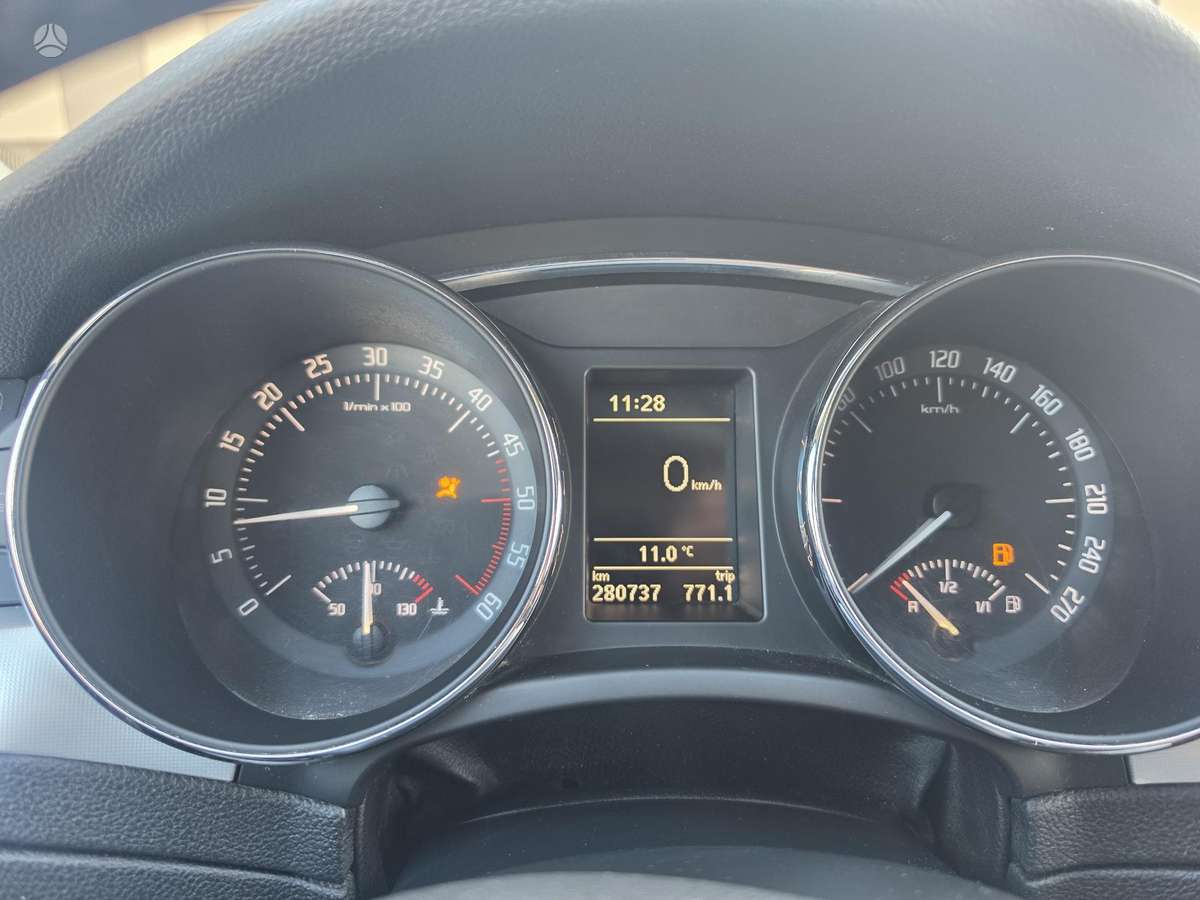 Skoda Superb 2010 — photo 10