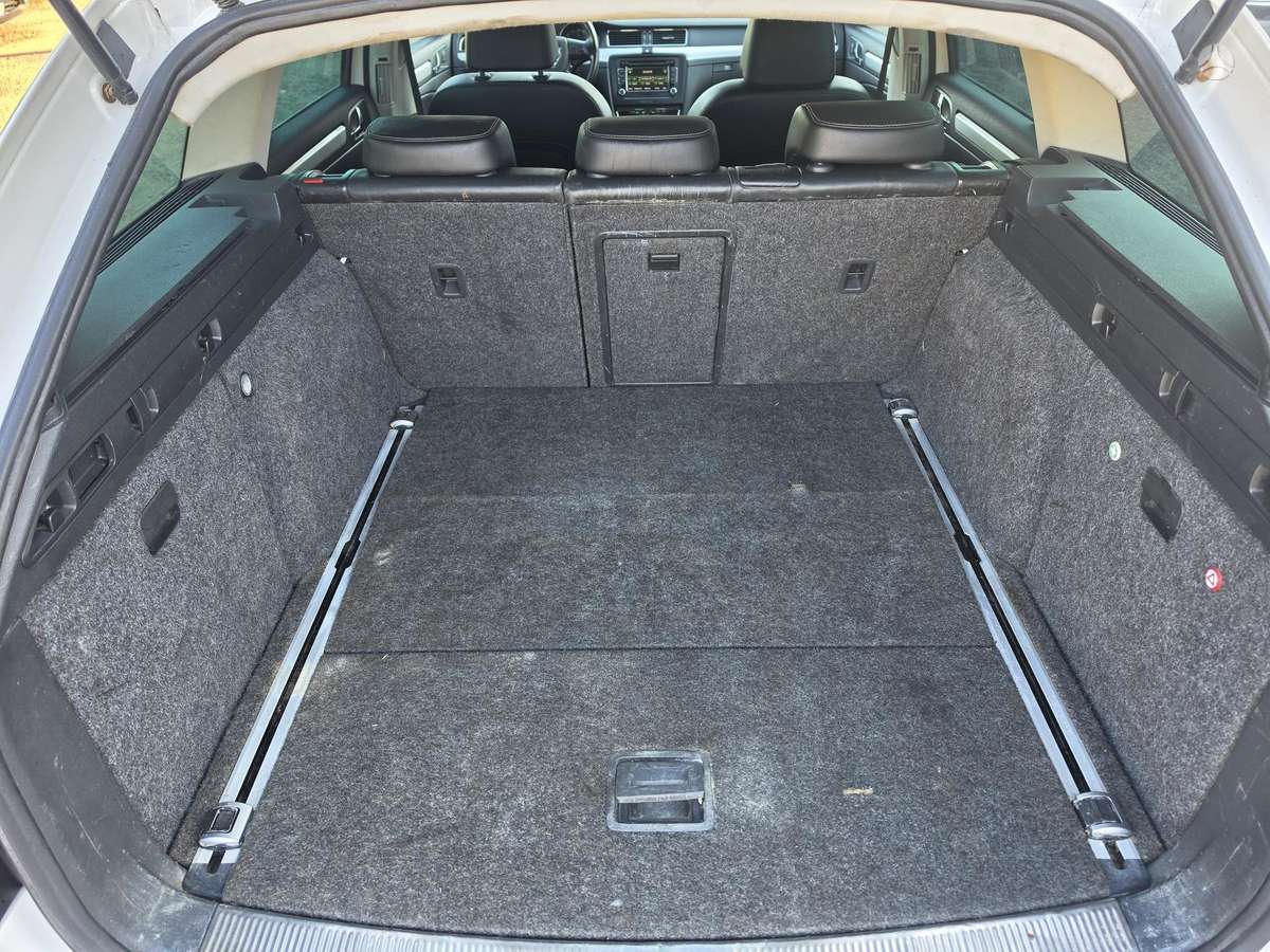 Skoda Superb 2010 — photo 20