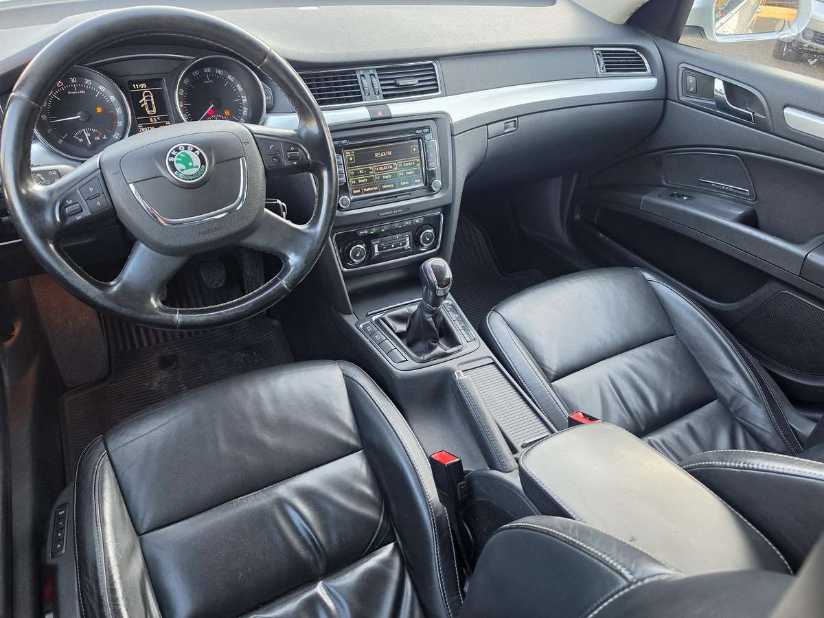 Skoda Superb 2010 — photo 21