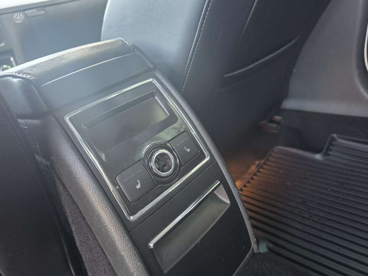 Skoda Superb 2010 — photo 9