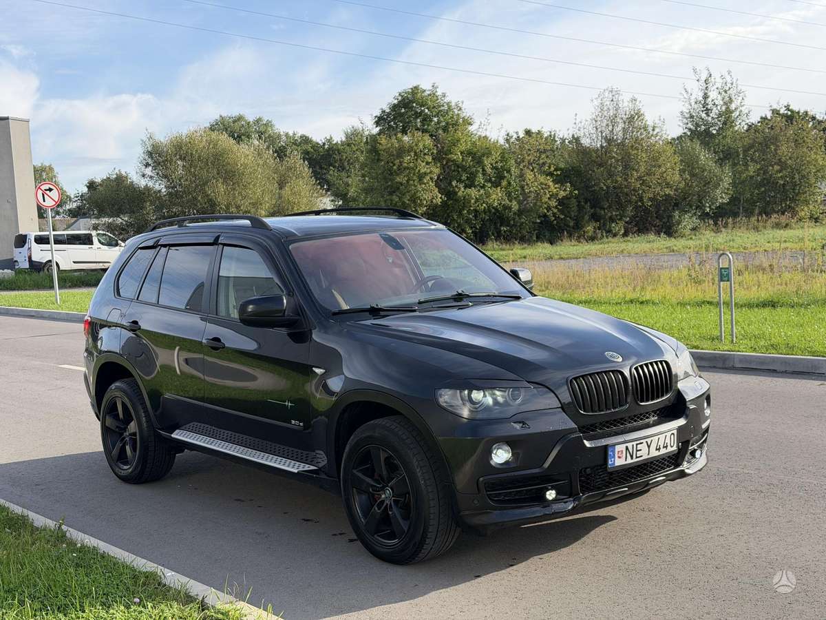 BMW X5 2008 — interior