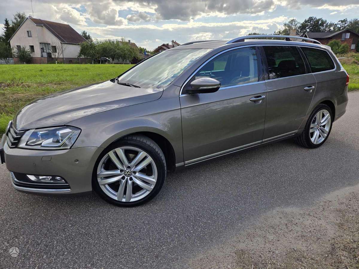 Volkswagen Passat 2011 — photo 8