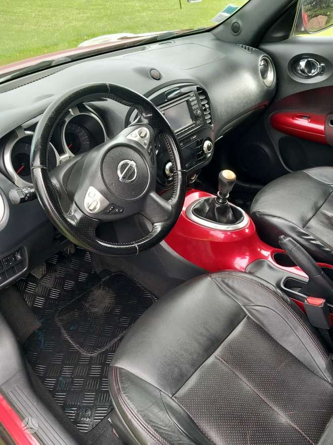 Nissan Juke 2011 — photo 12
