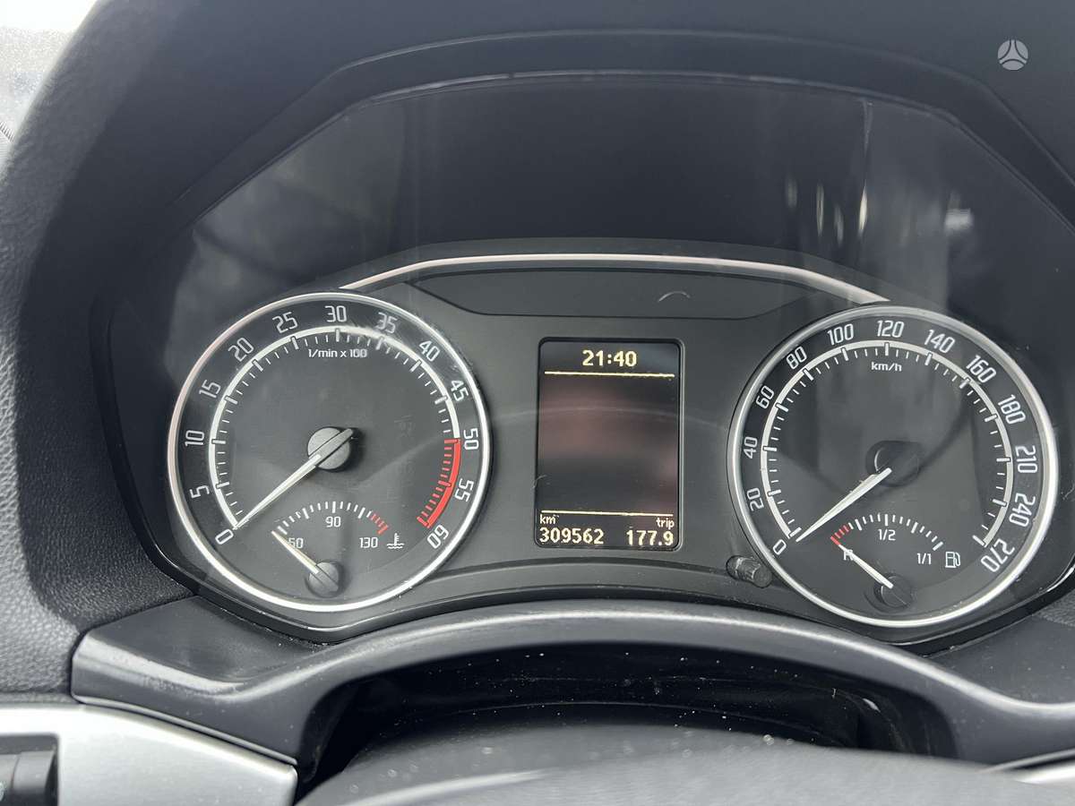 Skoda Octavia 2010 — photo 12