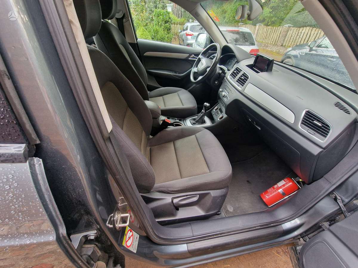 Audi Q3 2012 — photo 10