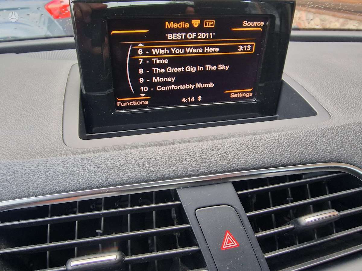 Audi Q3 2012 — photo 14