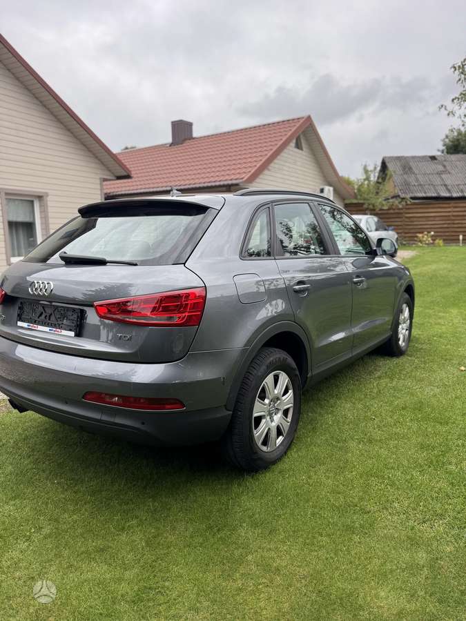 Audi Q3 2012 — interior