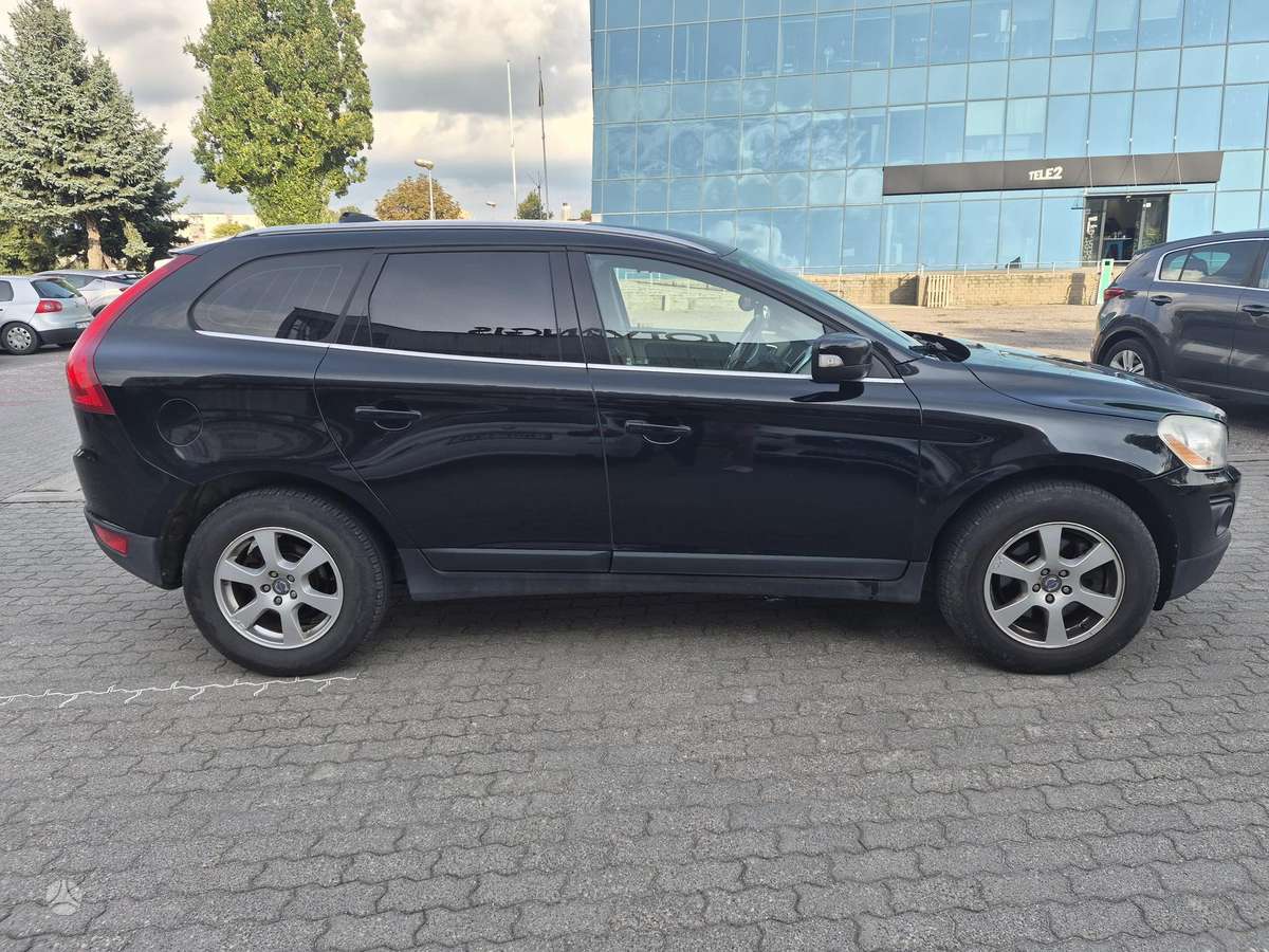 Volvo XC60 2010 — photo 5
