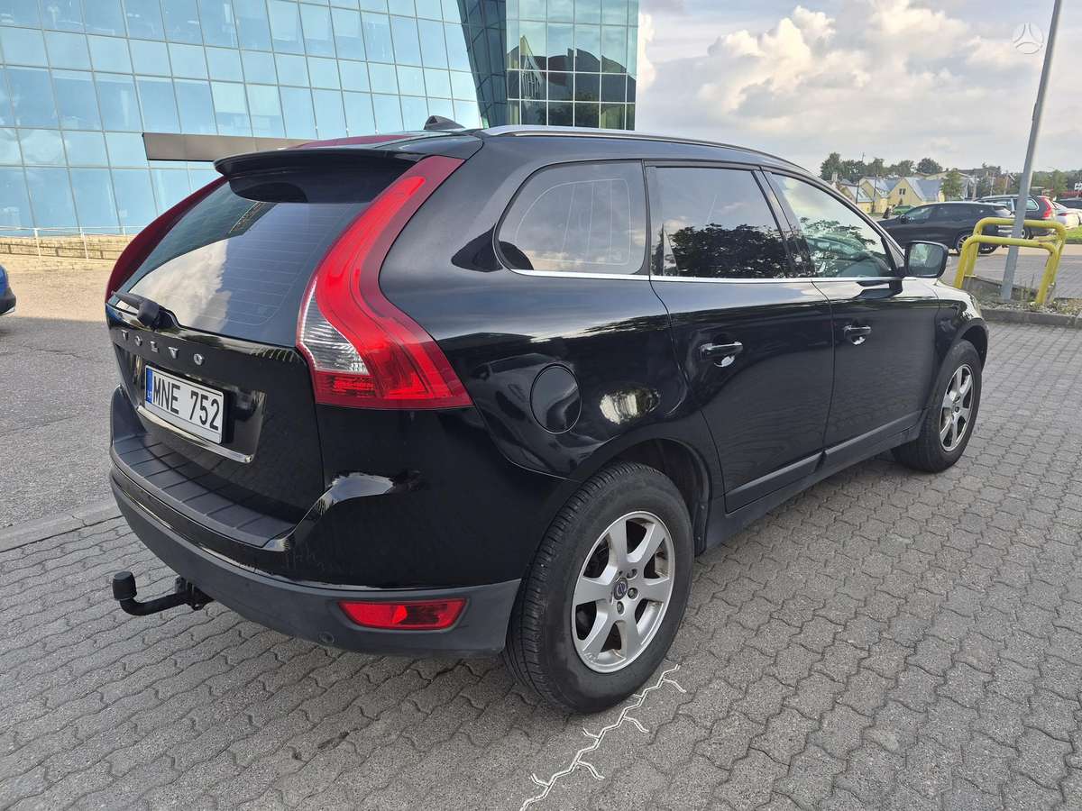 Volvo XC60 2010 — photo 7