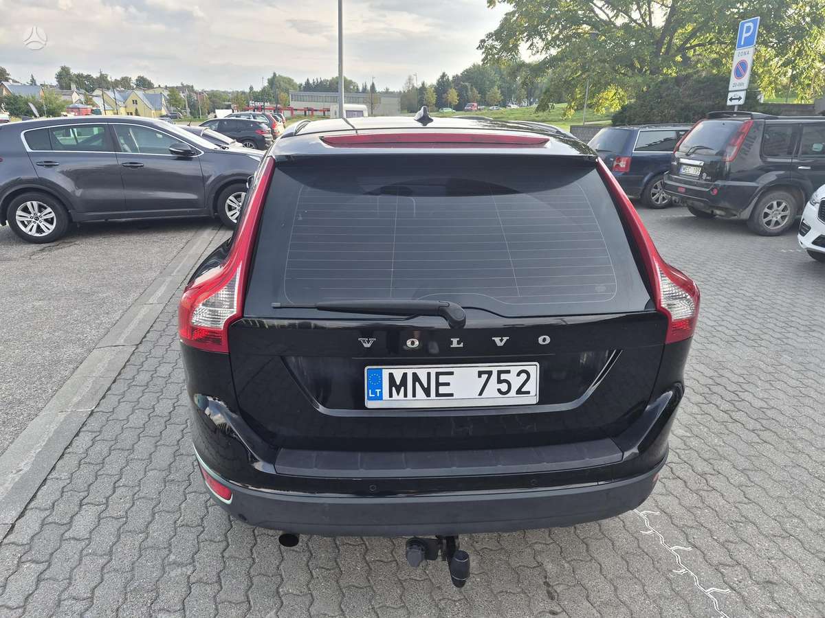 Volvo XC60 2010 — photo 8