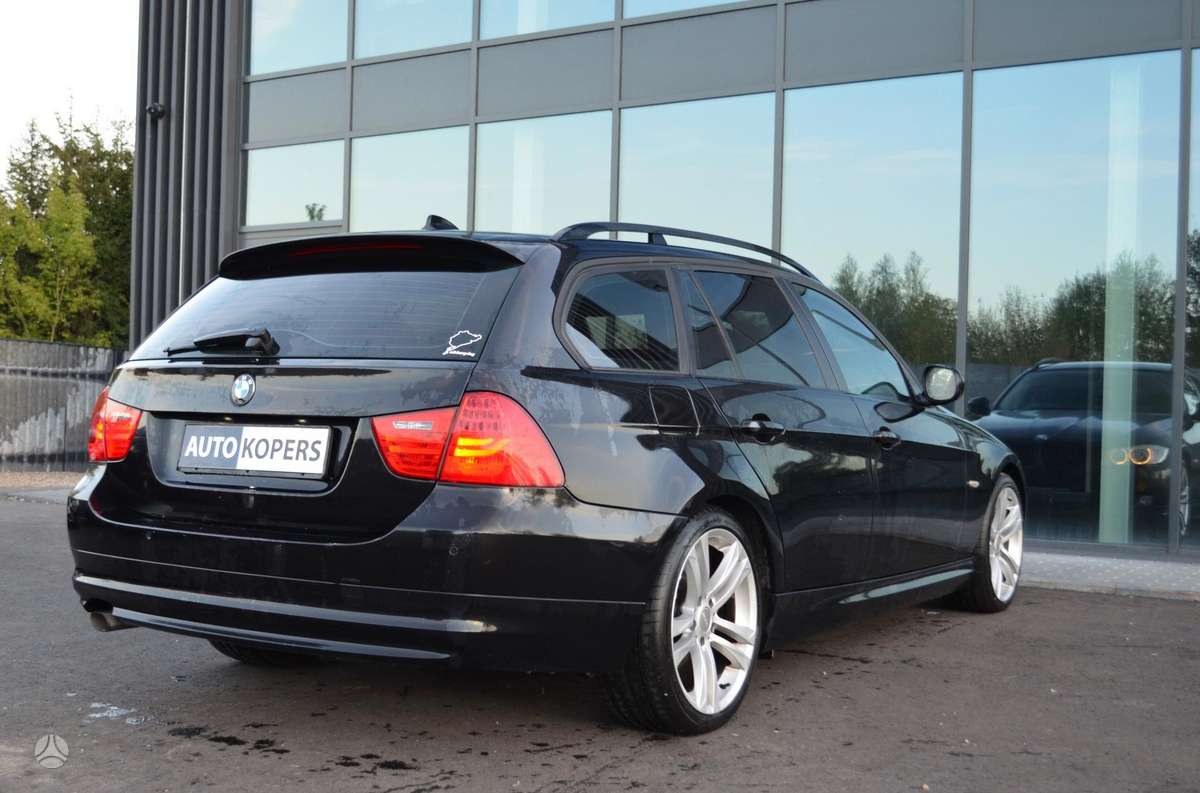 BMW 320 2009 — photo 7