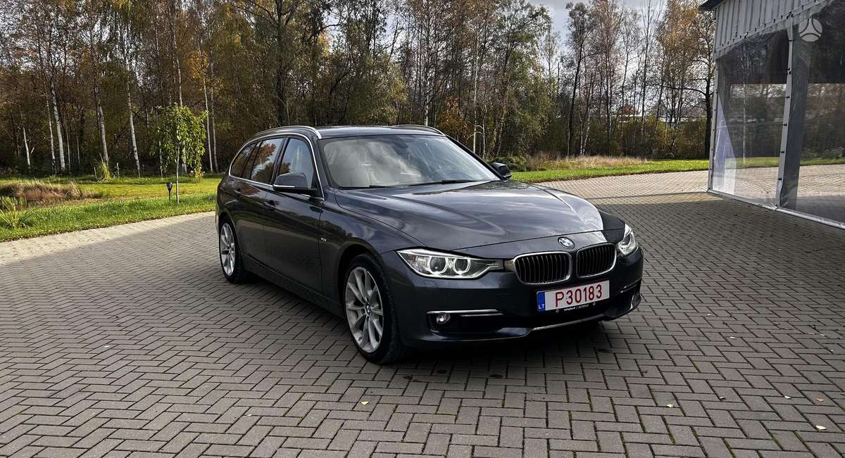 BMW 320 2013 — rear view