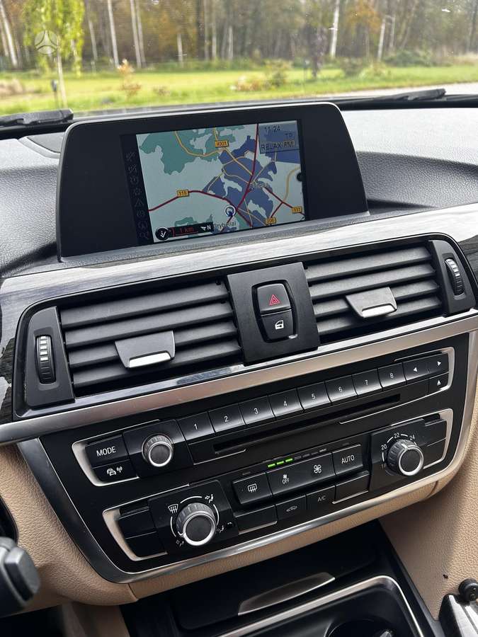 BMW 320 2013 — photo 20