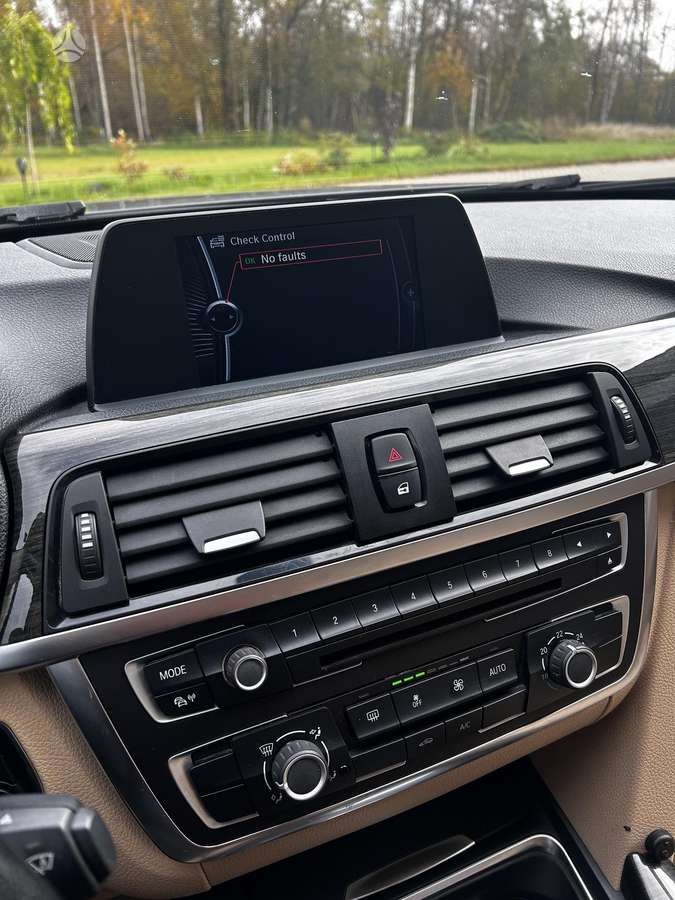BMW 320 2013 — photo 21